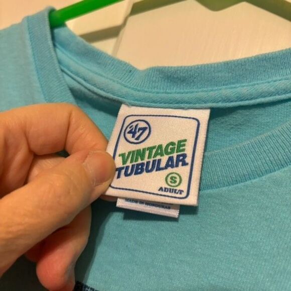 Cleveland Indians Size Small T-Shirt - Picture 2 of 5